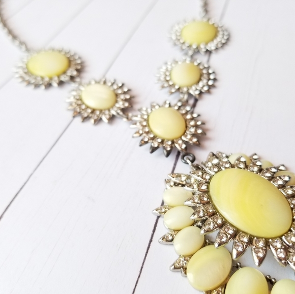 COPY - Genuine Yellow Shell and Rhinestone Necklace - Picture 5 of 6